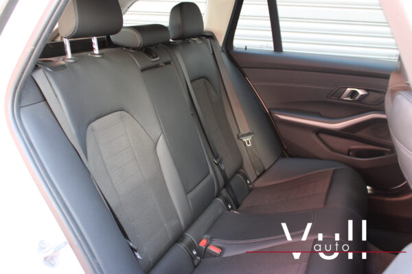 BMW 3 Touring 320d 2.0 - Imagen 31