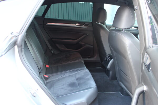 Volkswagen Arteon 2.0 TDI R-Line 190cv - Imagen 28