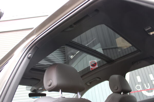 AUDI Q3 40 TDI S tronic Quattro Black Line - Imagen 23