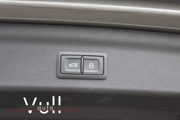 AUDI Q3 40 TDI S tronic Quattro Black Line - Imagen 42