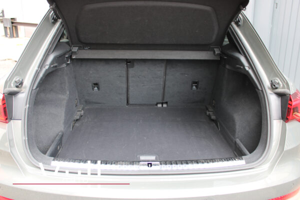 AUDI Q3 40 TDI S tronic Quattro Black Line - Imagen 39