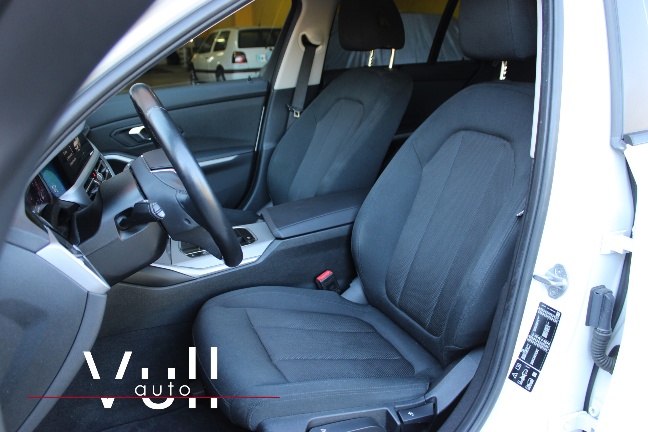 BMW 320d Touring xDrive Advantage - Imagen 9