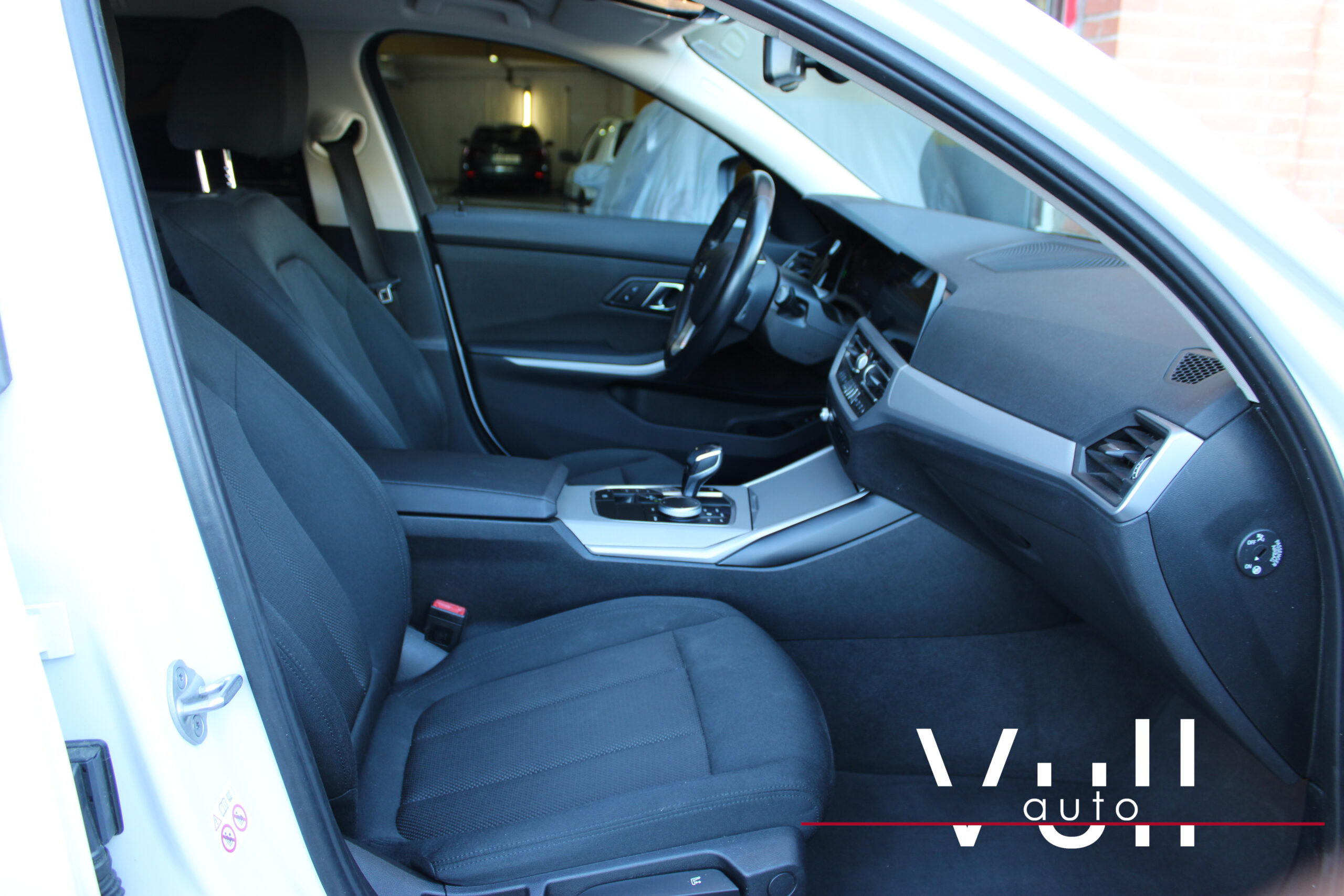 BMW 320d Touring xDrive Advantage - Imagen 16