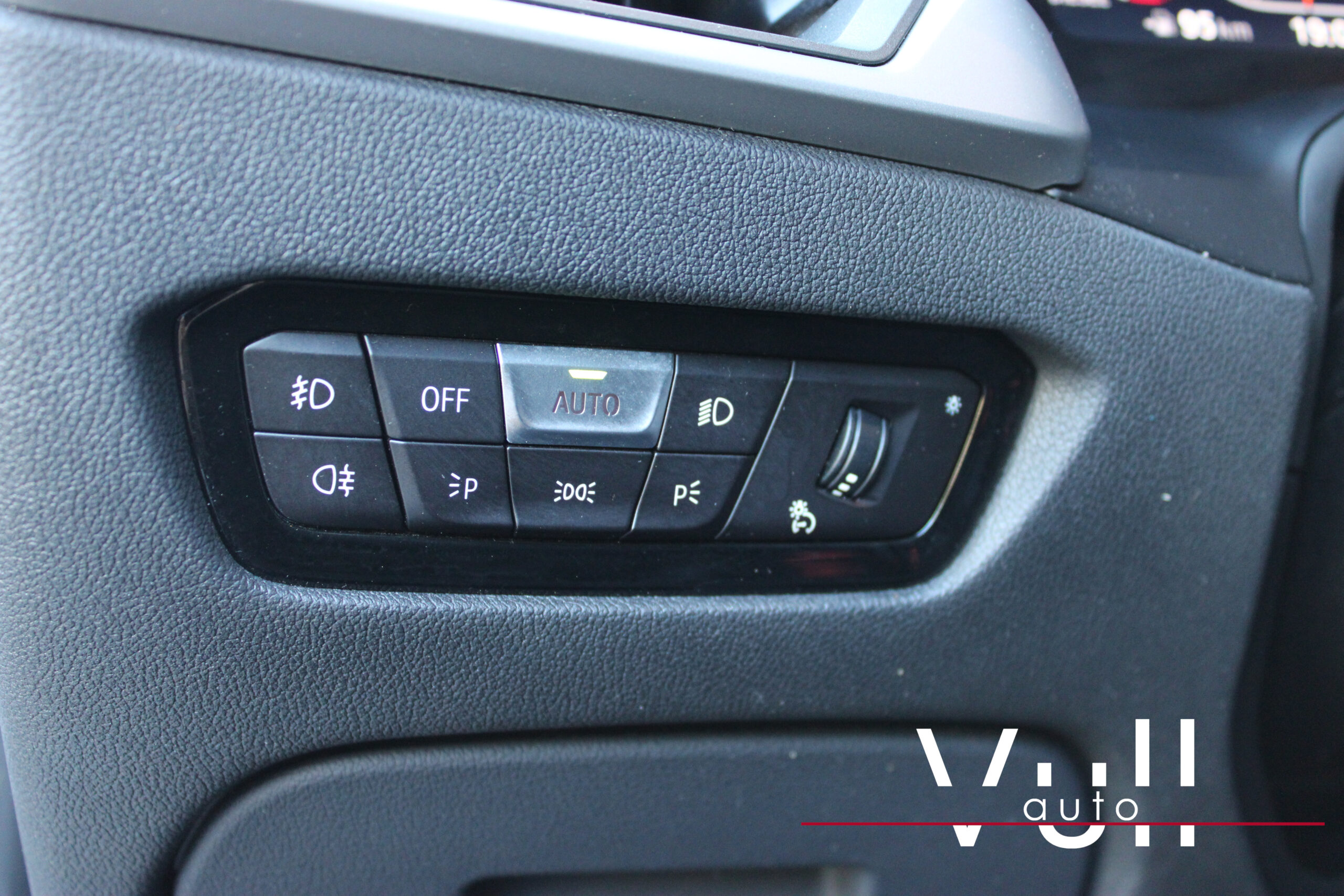 BMW 320d Touring xDrive Advantage - Imagen 19