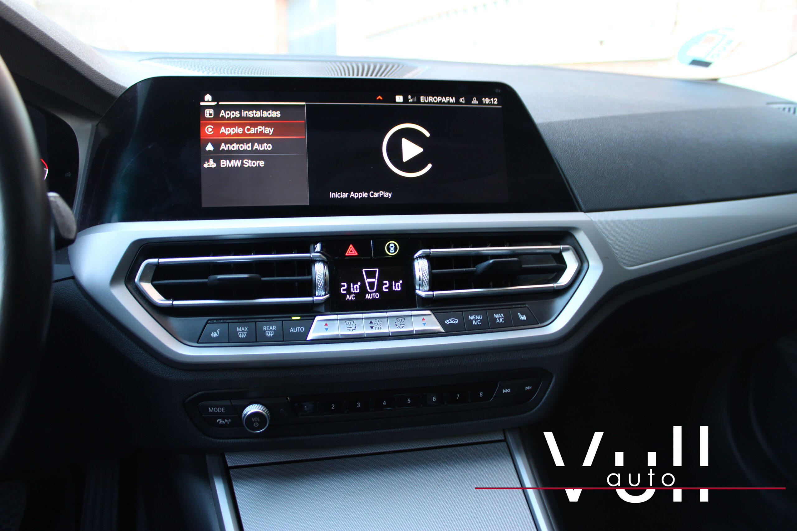 BMW 320d Touring xDrive Advantage - Imagen 26