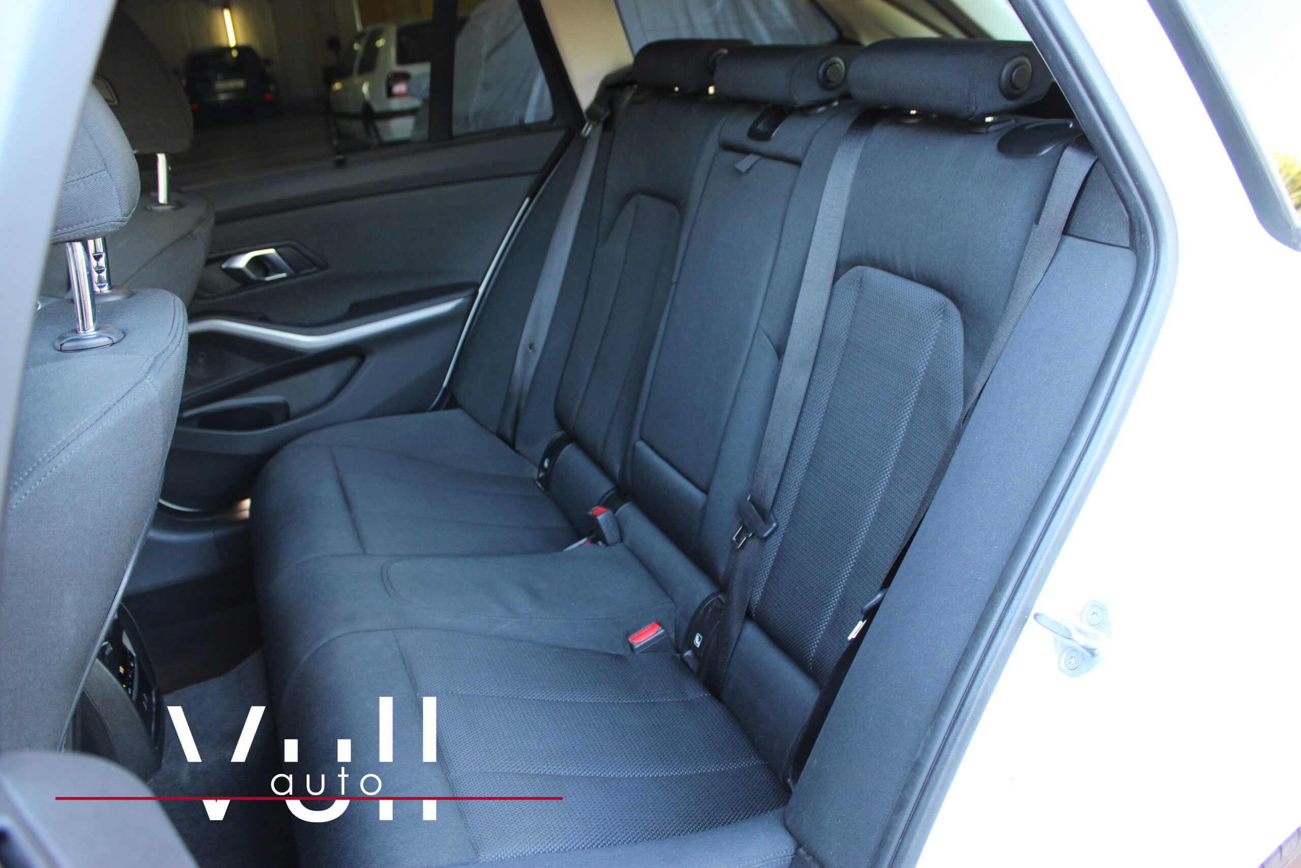 BMW 320d Touring xDrive Advantage - Imagen 30