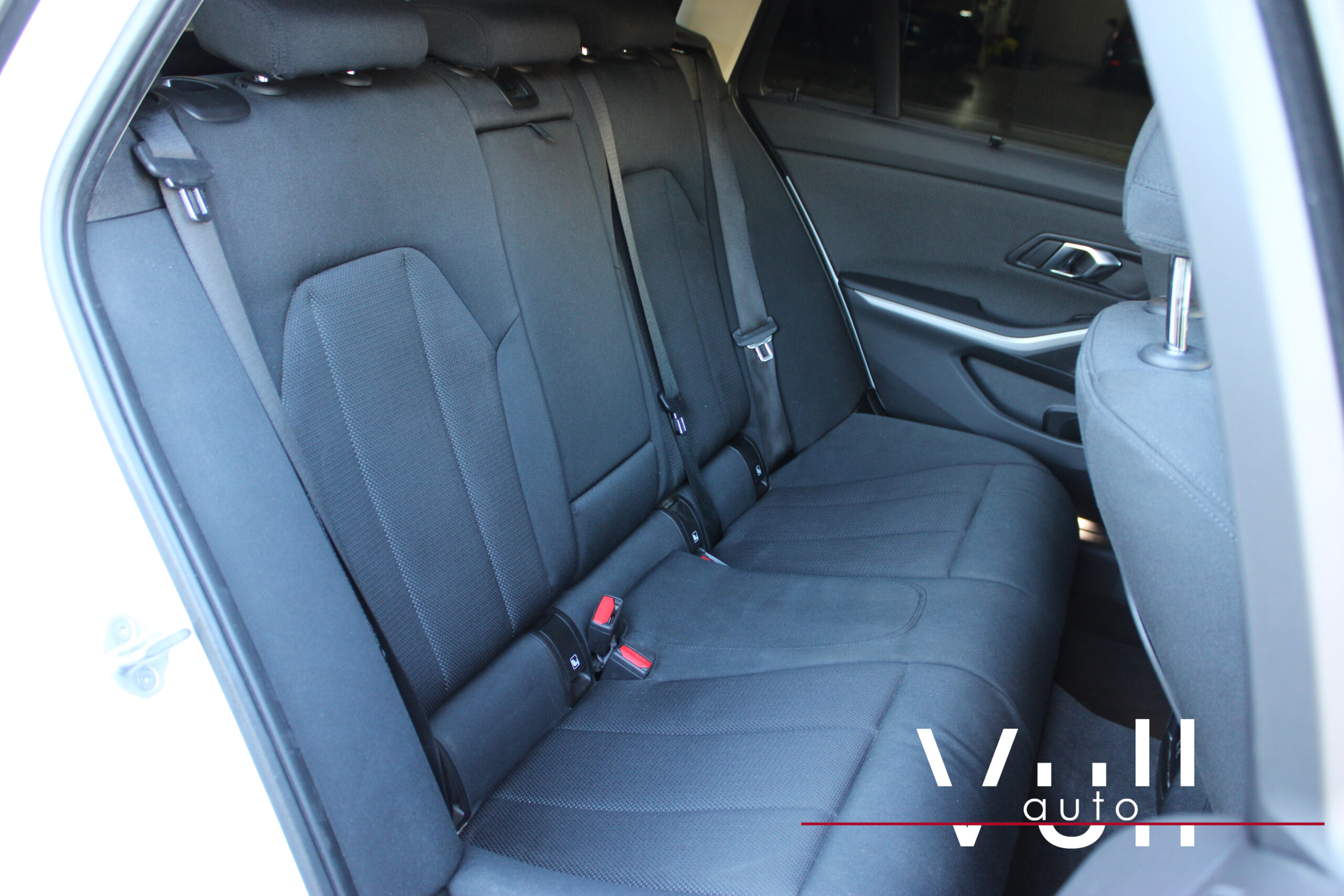 BMW 320d Touring xDrive Advantage - Imagen 33
