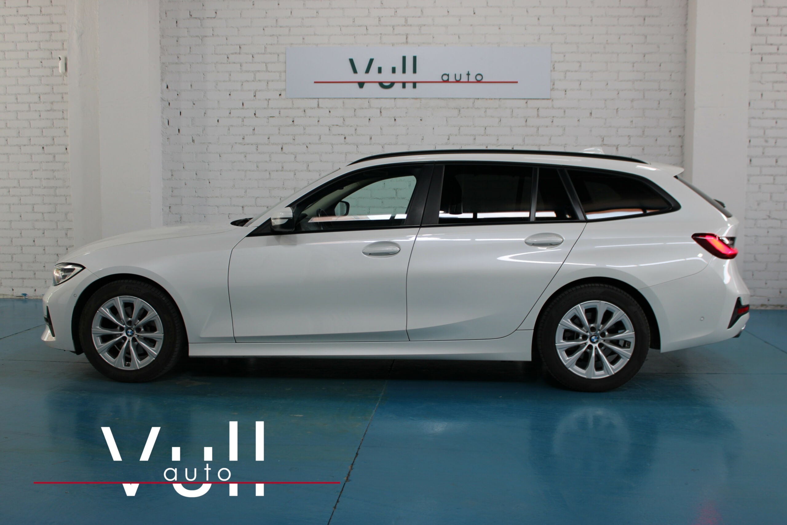 BMW 320d Touring xDrive Advantage - Imagen 4