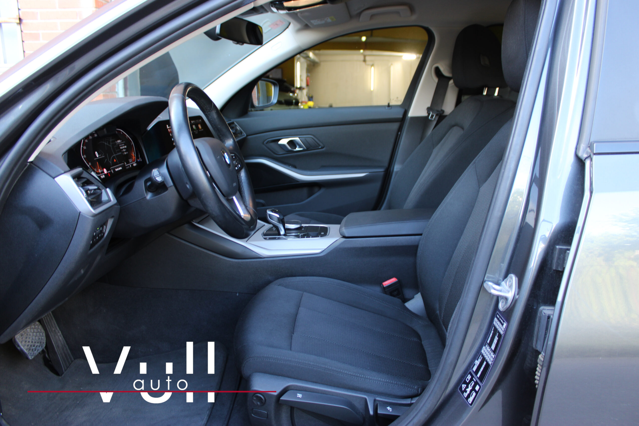 BMW 320d Touring xDrive Advantage - Imagen 9