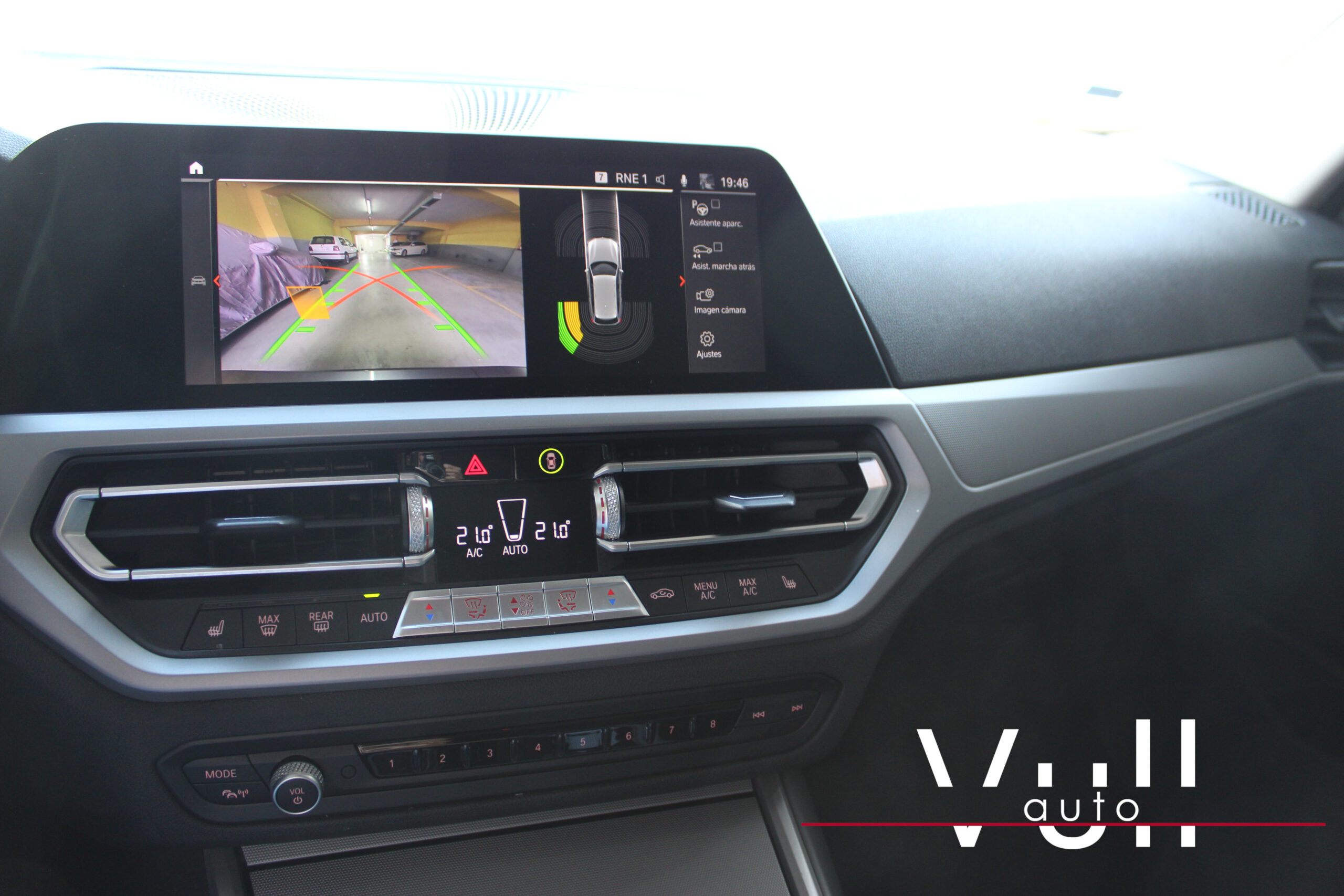 BMW 320d Touring xDrive Advantage - Imagen 17