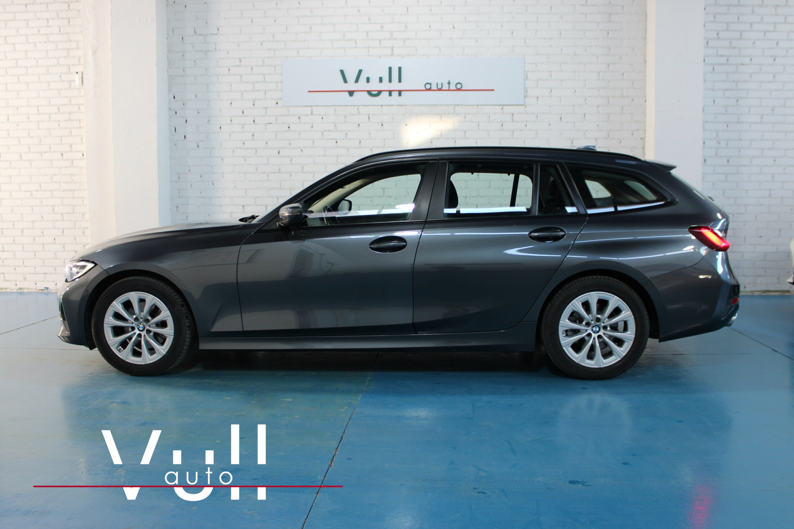 BMW 320d Touring xDrive Advantage - Imagen 4