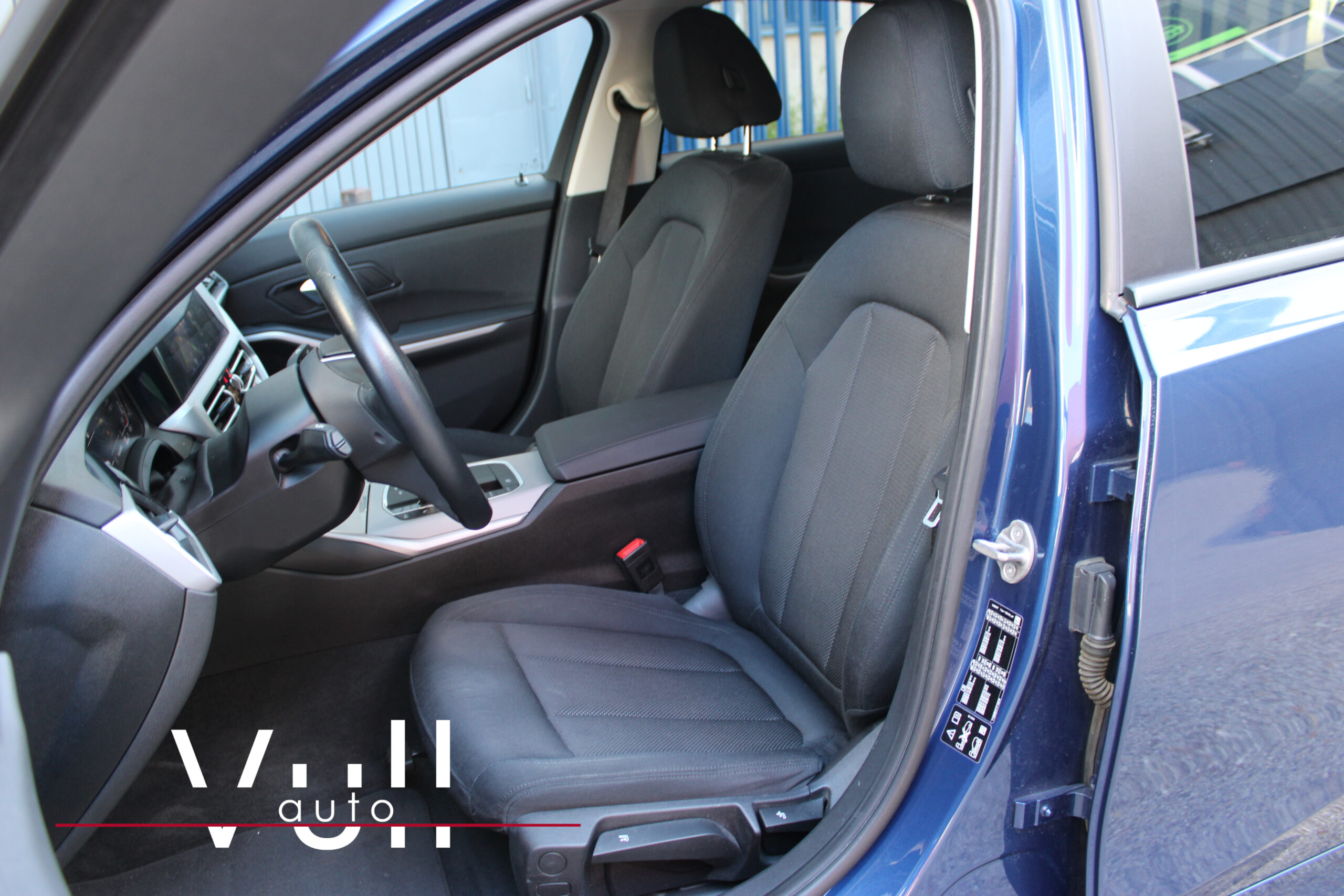 BMW 320d Touring xDrive Advantage - Imagen 10
