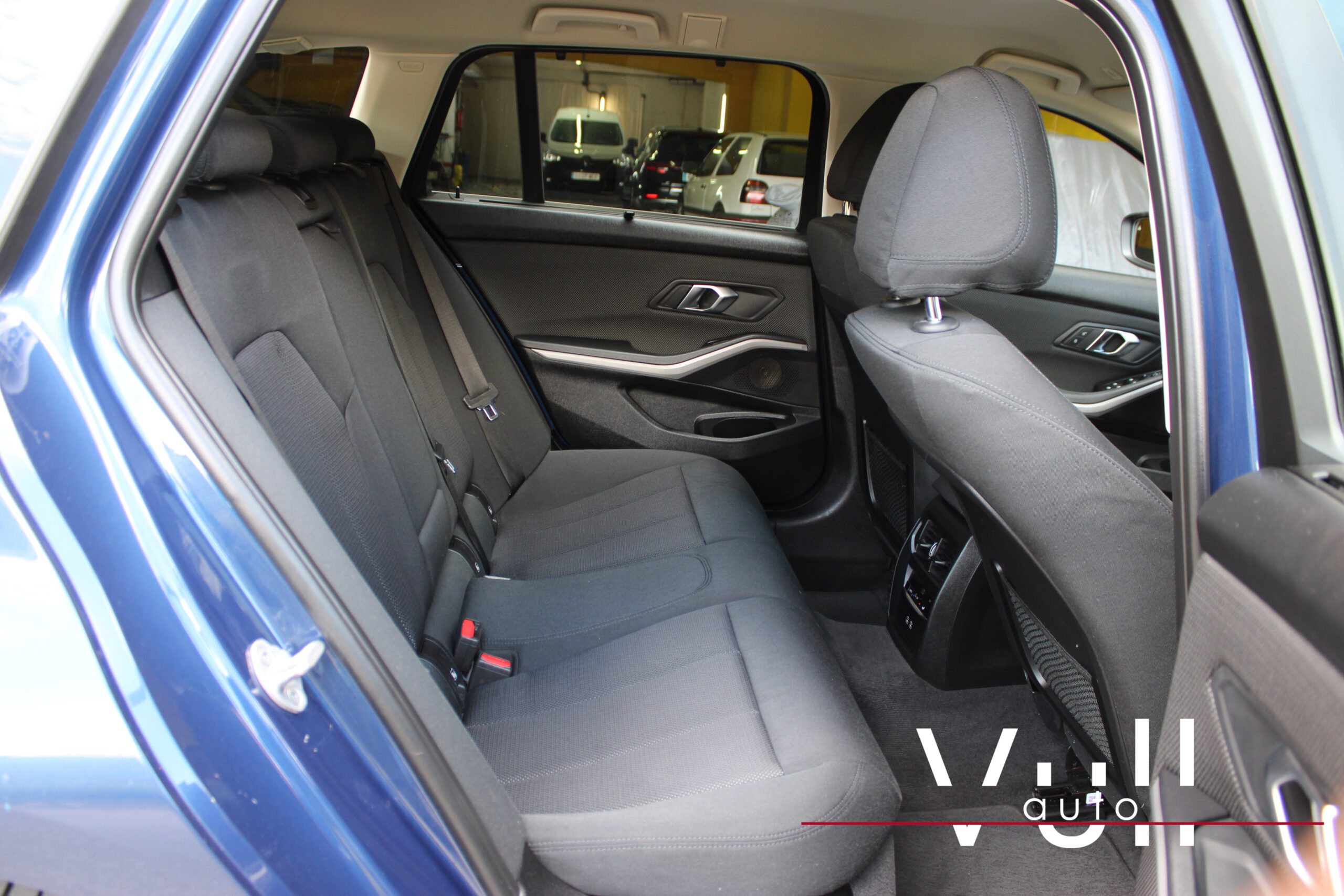 BMW 320d Touring xDrive Advantage - Imagen 30