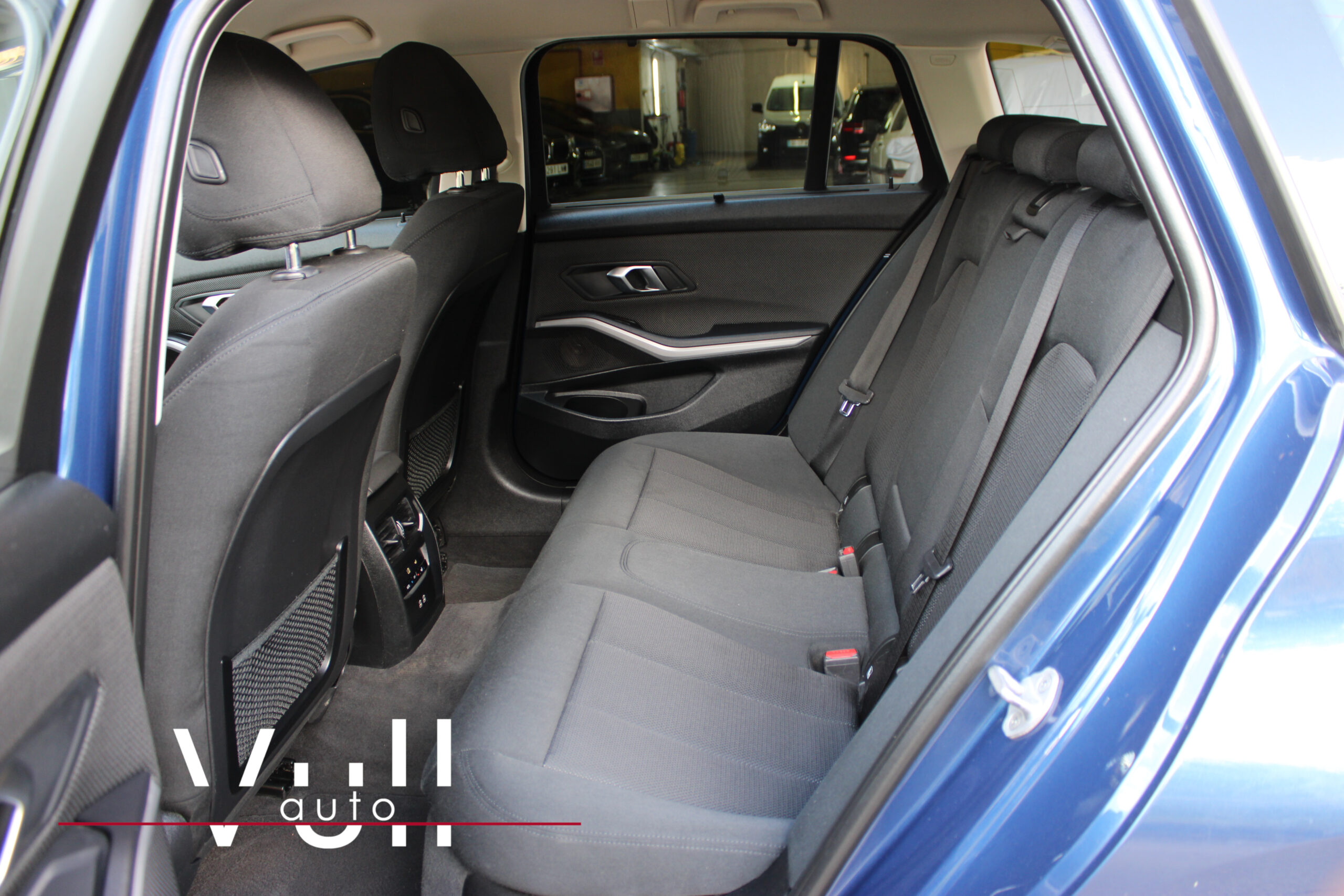 BMW 320d Touring xDrive Advantage - Imagen 34