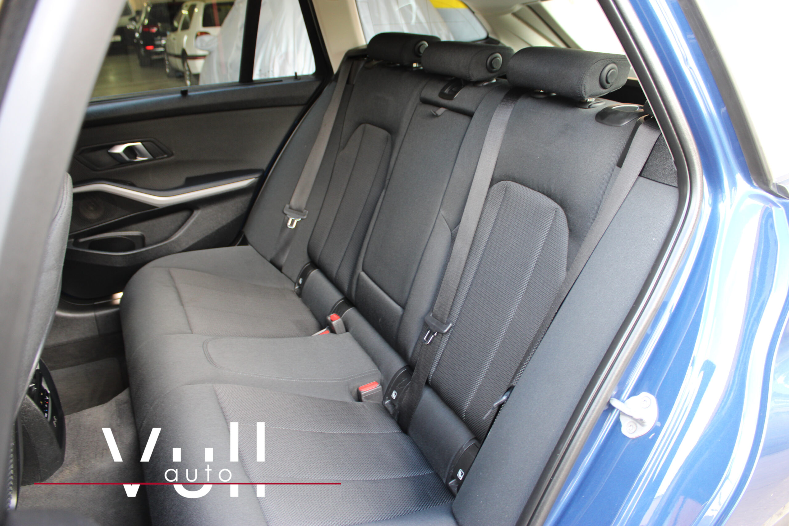 BMW 320d Touring xDrive Advantage - Imagen 35